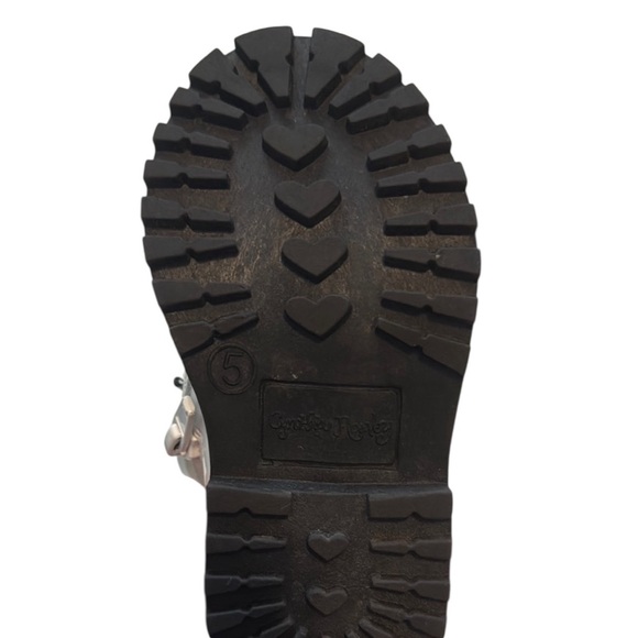 Cynthia Rowley Toddler White and Black Lace-Up Boots Size 5 - Picture 8 of 10